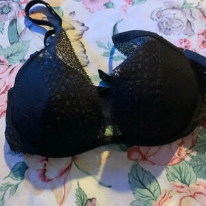 Victoria Secret Womens Black Bra Size34 B With Underwire and Padding